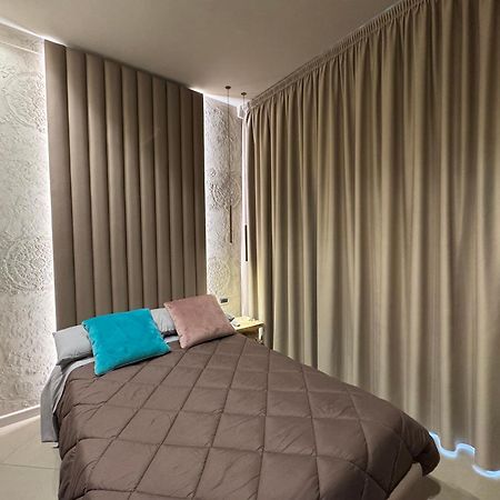 Tropicana Room 卡塞塔 外观 照片