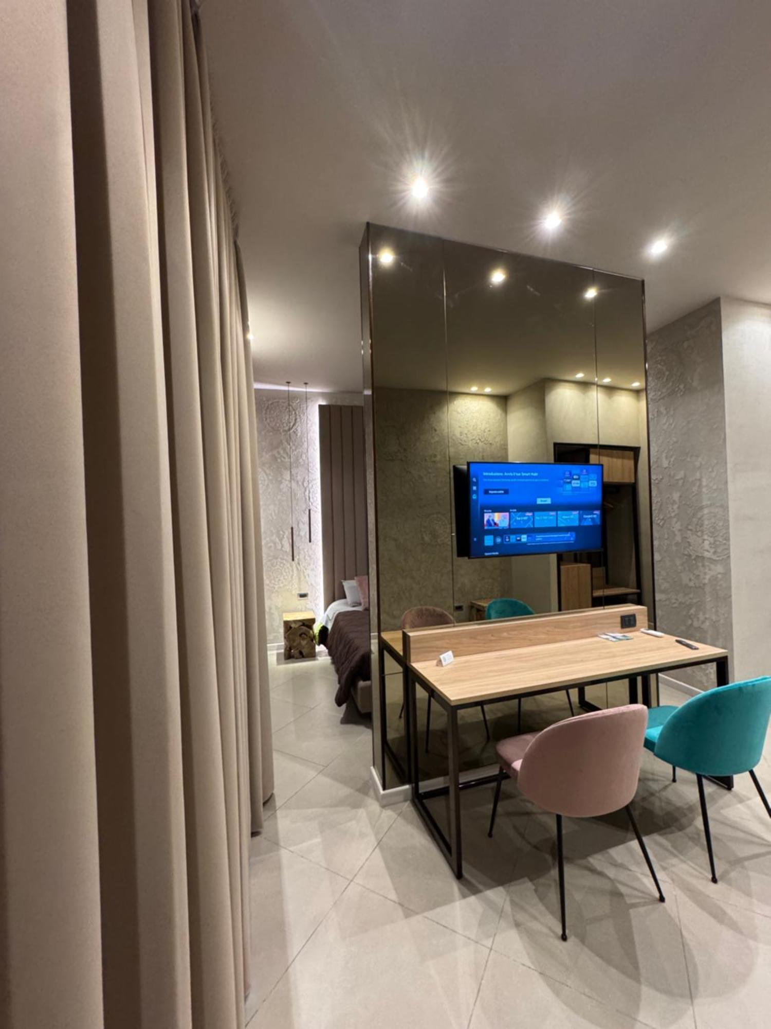 Tropicana Room 卡塞塔 外观 照片