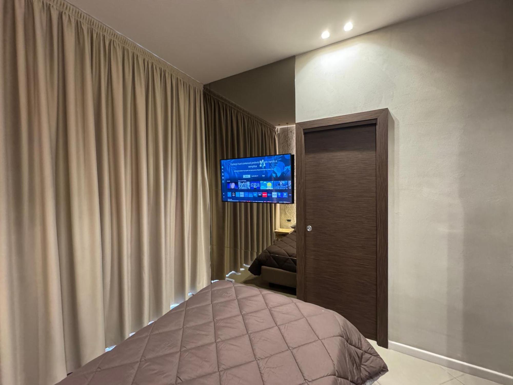 Tropicana Room 卡塞塔 外观 照片