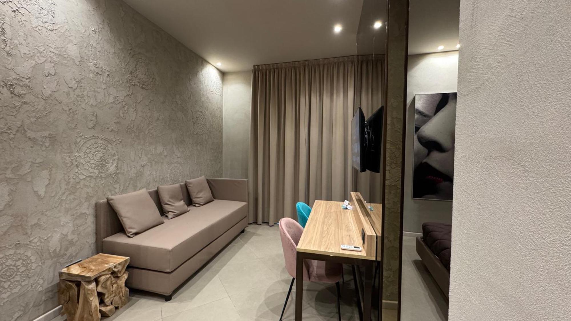 Tropicana Room 卡塞塔 外观 照片