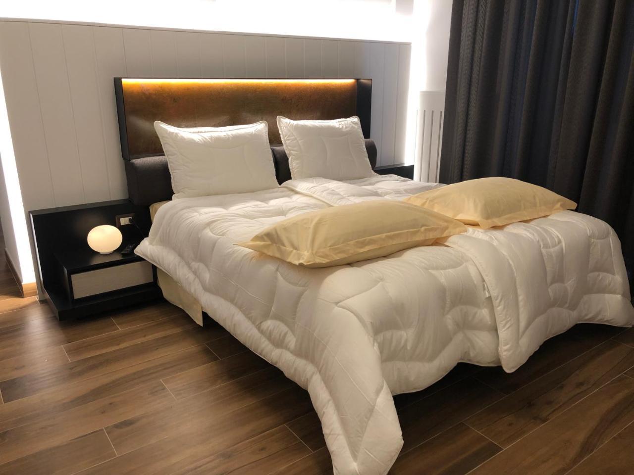 Tropicana Room 卡塞塔 外观 照片